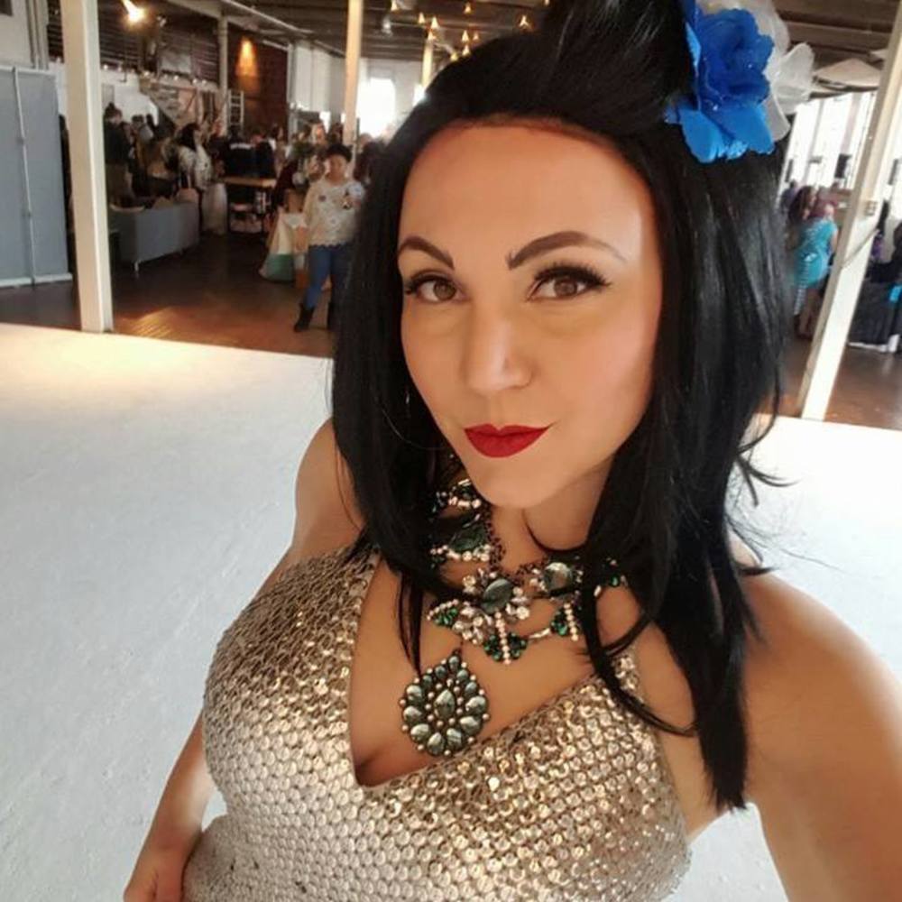 Meet your Posher, Candi